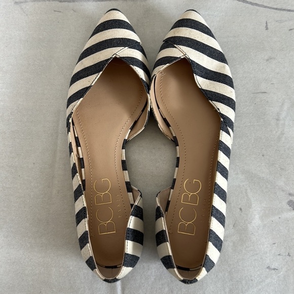 BCBG Paris Annya Flat Navy and White Nautical Stripe Size: 6.5M (36.5) - Picture 7 of 11